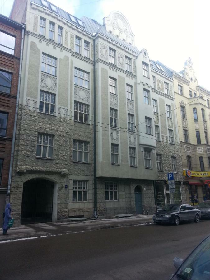 Butas Sunlit Loft *